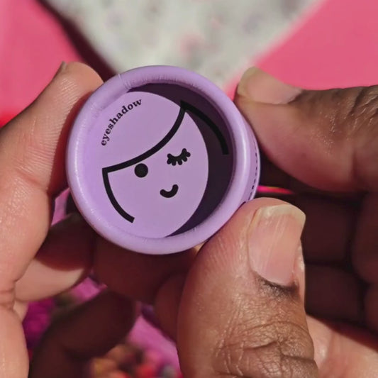 No_Nasties_Kids_-_Natural_Pressed_Eyeshadow_and_Blush_Pack_with_Accessories_ws.jpg
