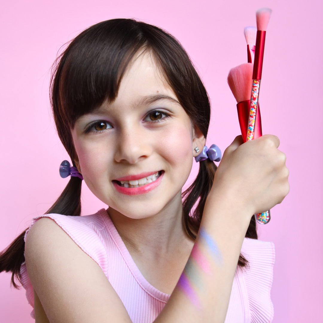 Kids Makeup Accessories Pack Cosmetic Bag and Twinkle Brush Set