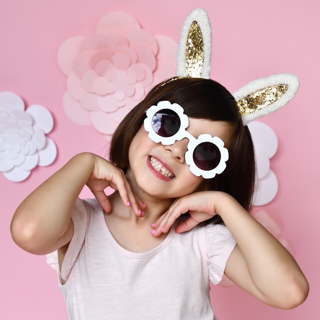 Kids flower sunglasses in peach pink and white