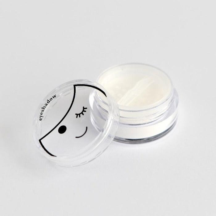 white-kids-eyeshadow-with-little-face-on-lid